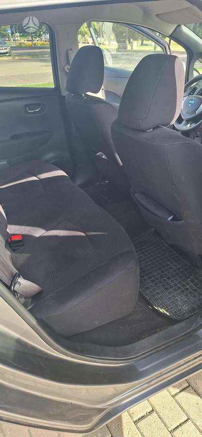 Nissan Leaf, 30 kWh, hatchback
