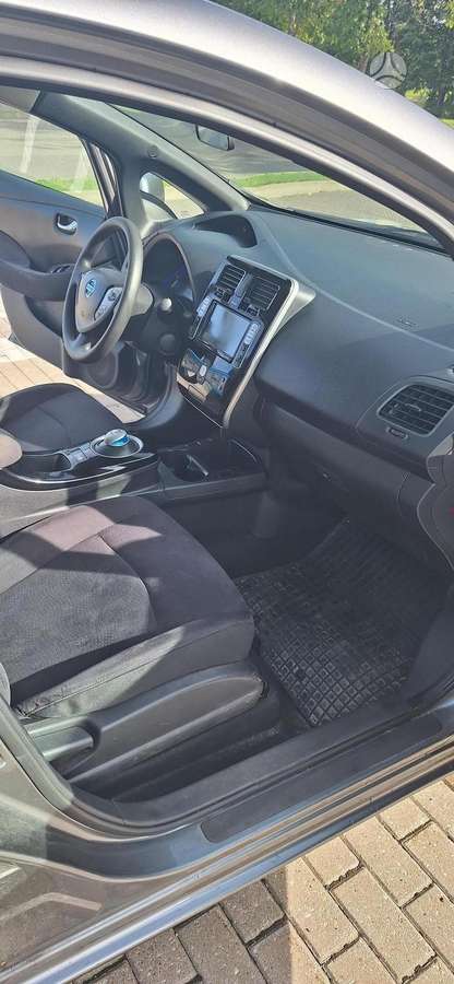 Nissan Leaf, 30 kWh, hatchback