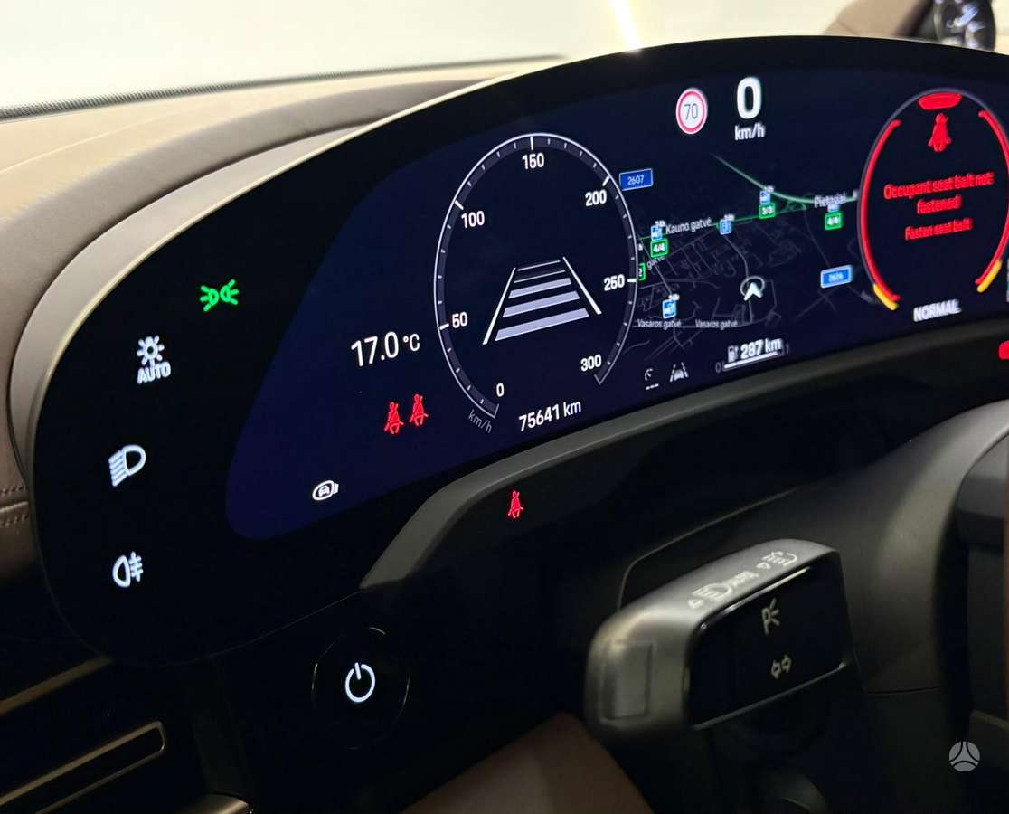 Porsche Taycan - 8