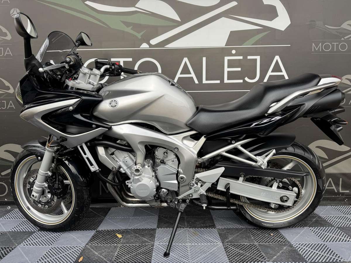 Yamaha FZ6, street / classic