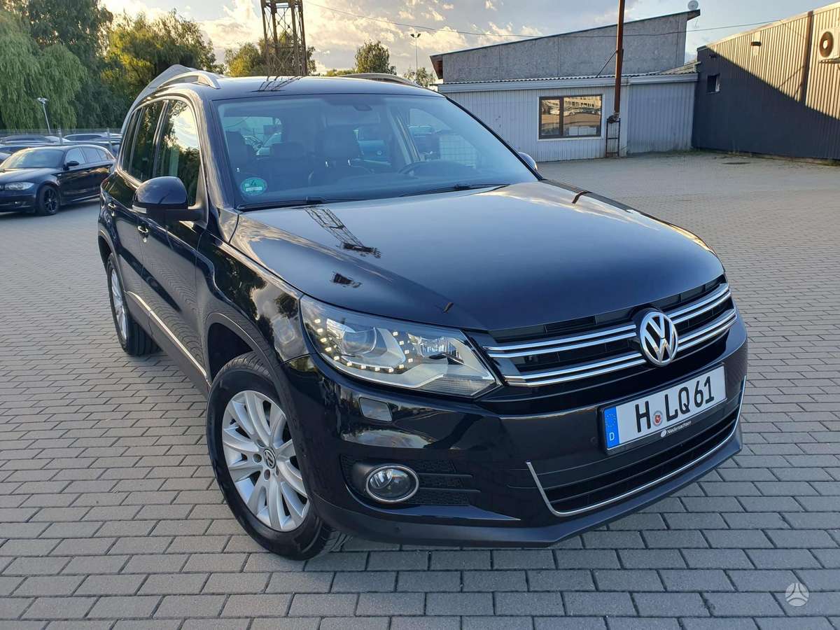 Volkswagen Tiguan - 1