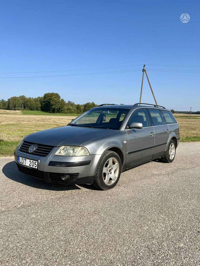 Volkswagen Passat - 1