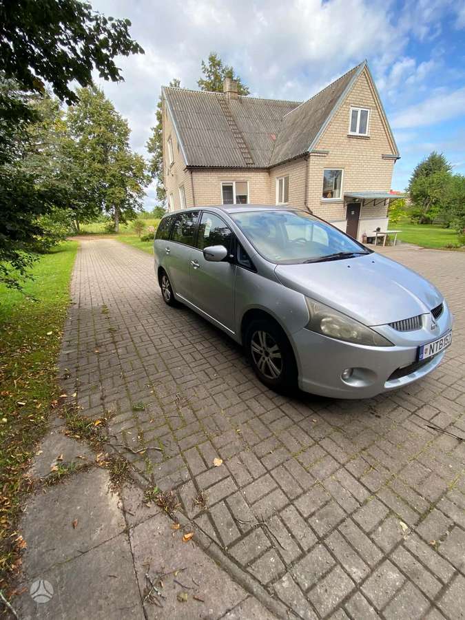 Mitsubishi Grandis - 3