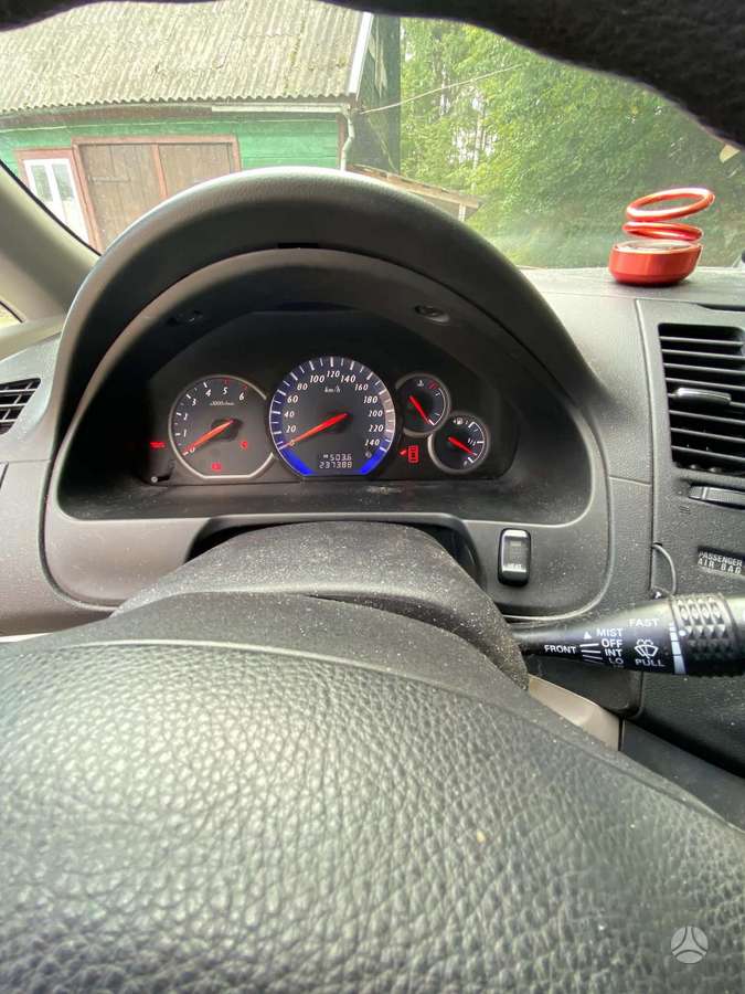Mitsubishi Grandis - 7
