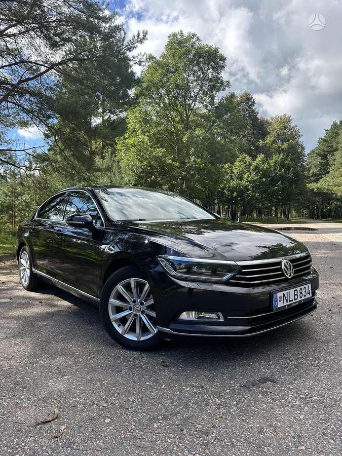Volkswagen Passat - 1