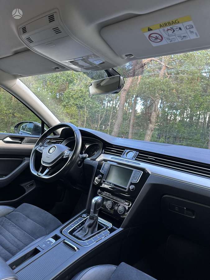 Volkswagen Passat - 12