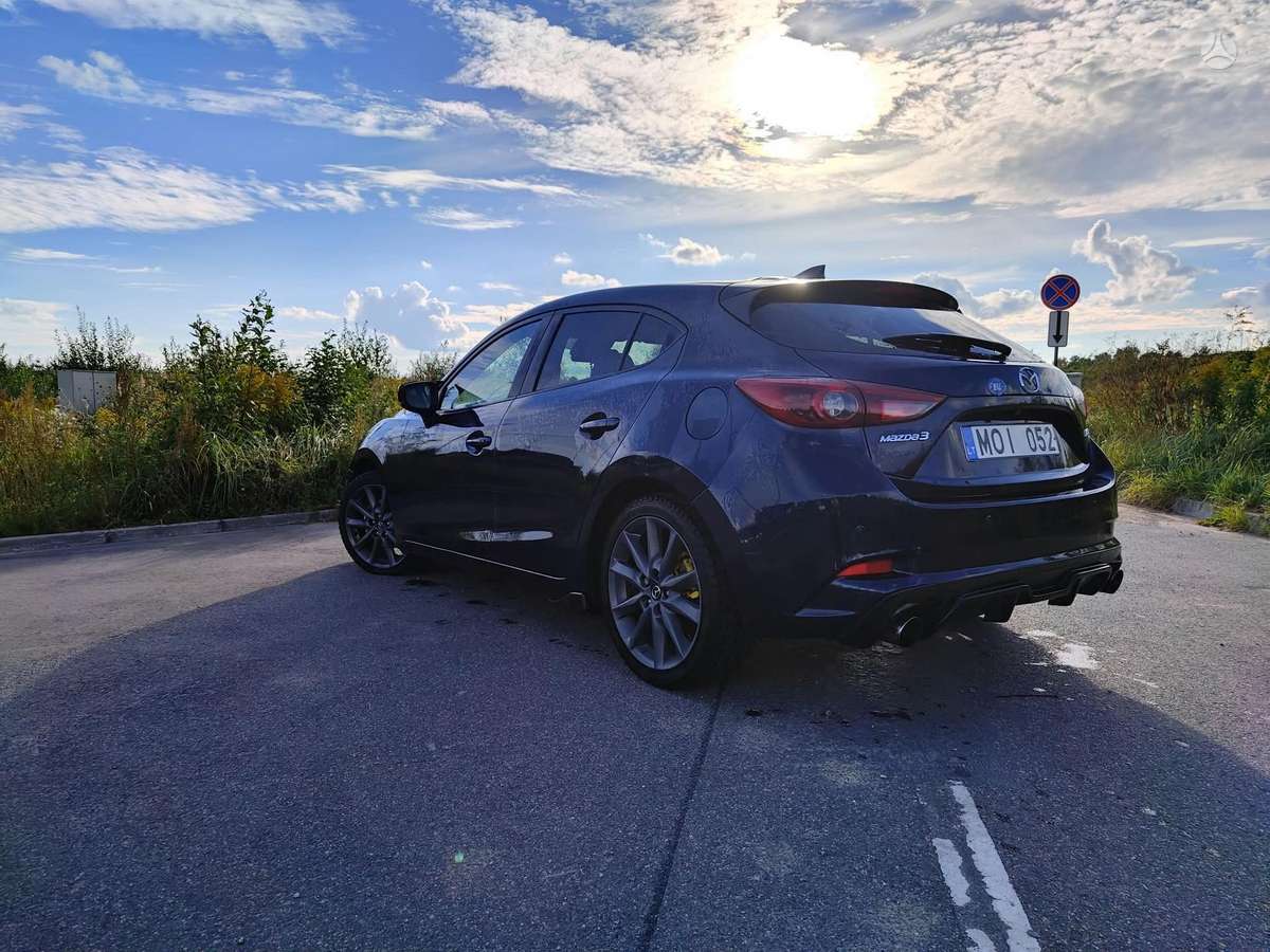 Mazda 3, 2.2 l., saloon / sedan