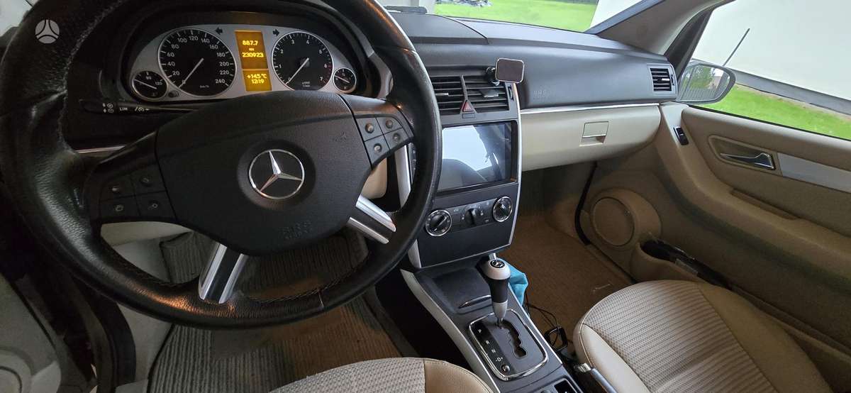 Mercedes-Benz B150 - 2