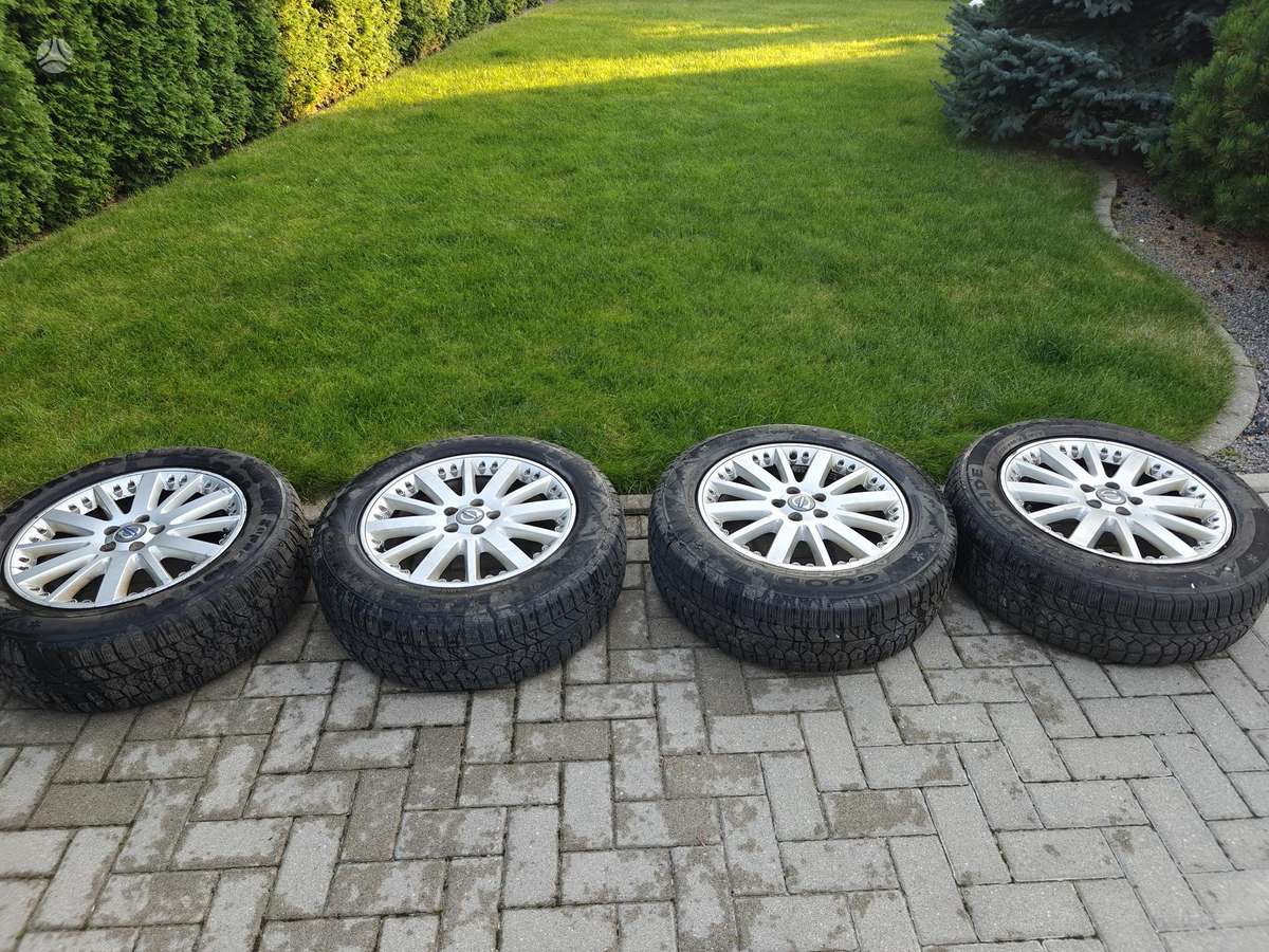 Volvo XC90 - 10