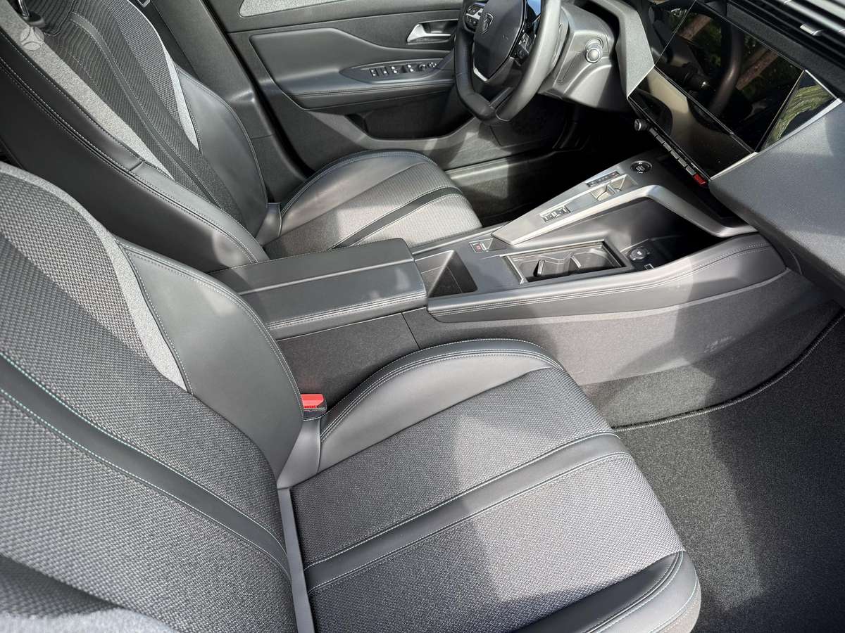 Peugeot 308, 1.2 l., Универсал