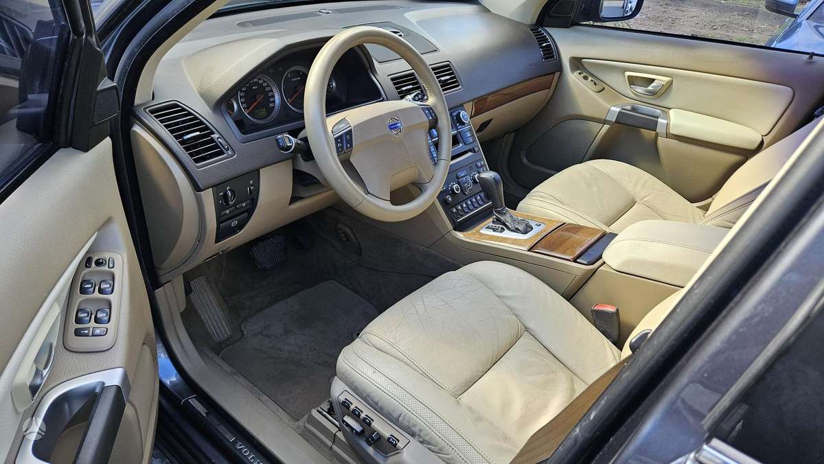 Volvo XC90 - 9