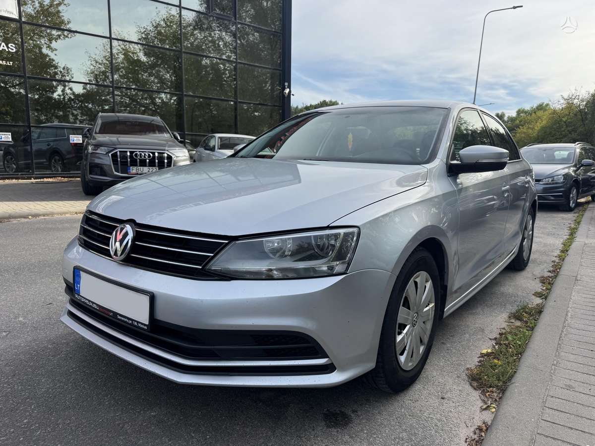 Volkswagen Jetta - 1