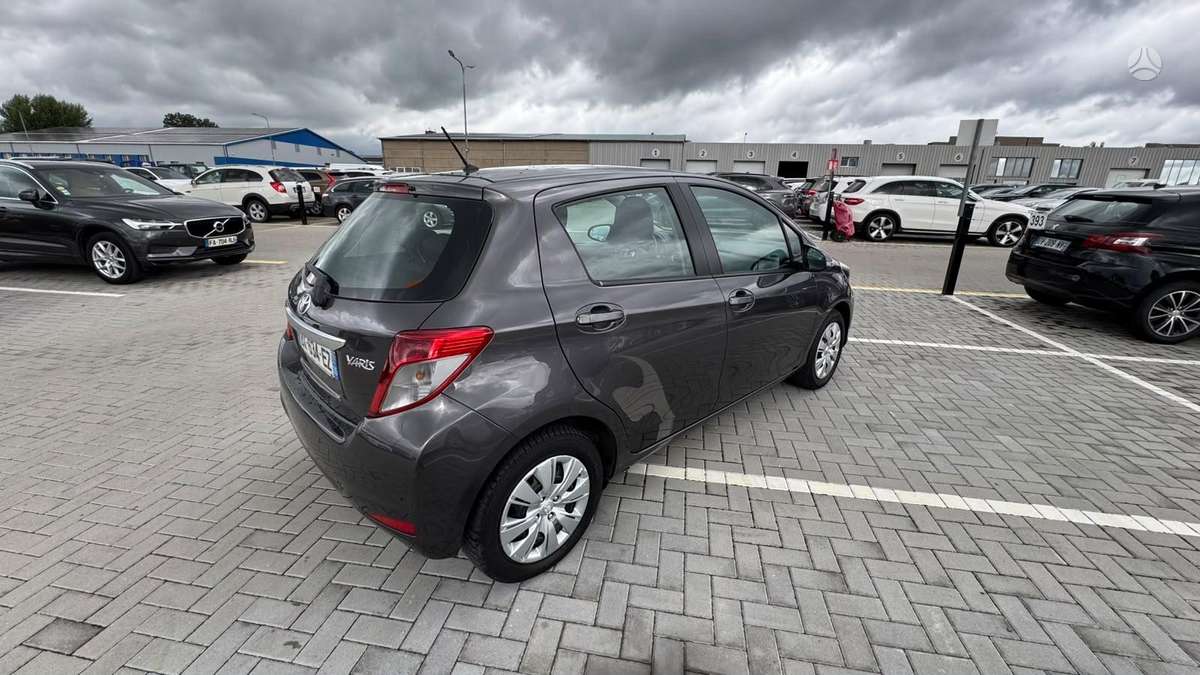 Toyota Yaris, 1.0 l., hatchback
