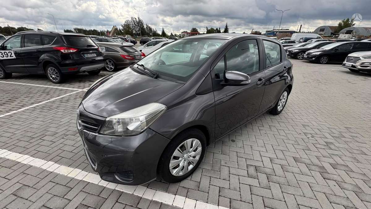 Toyota Yaris, 1.0 l., hatchback