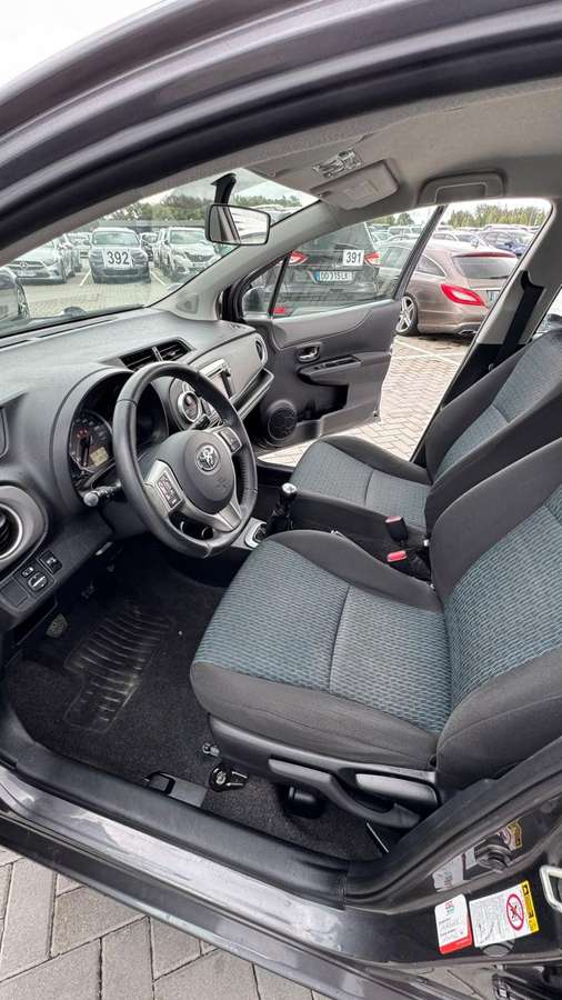 Toyota Yaris, 1.0 l., hatchback