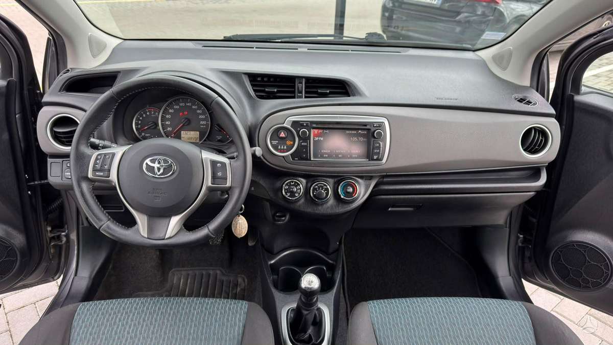 Toyota Yaris, 1.0 l., hatchback