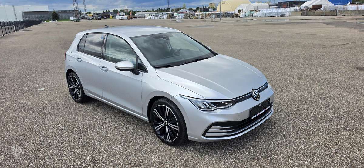 Volkswagen Golf - 1
