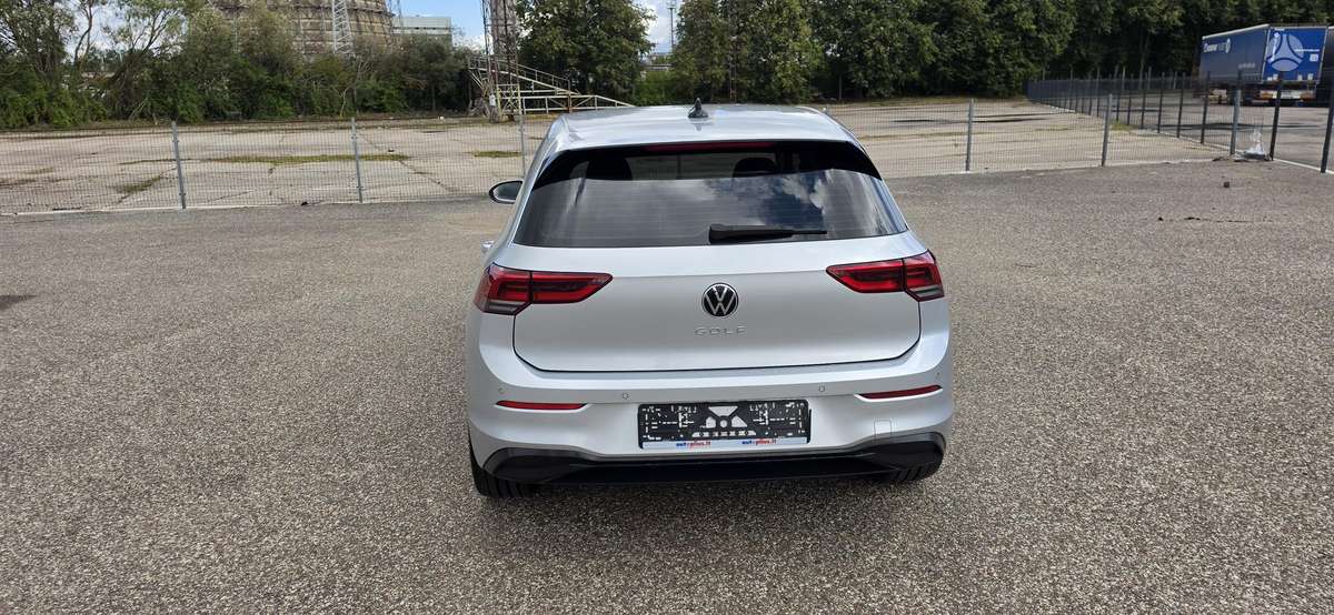 Volkswagen Golf - 10
