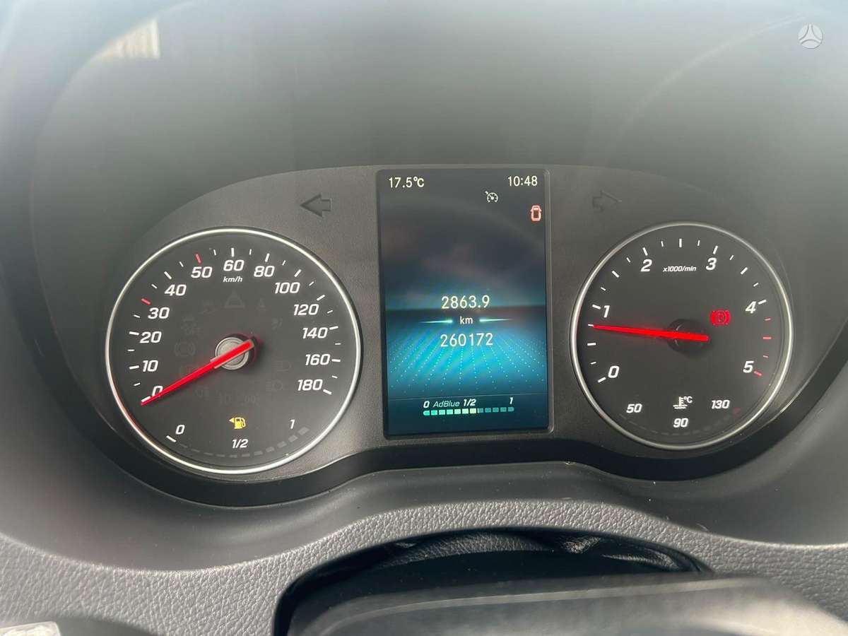 Mercedes-Benz Sprinter - 8
