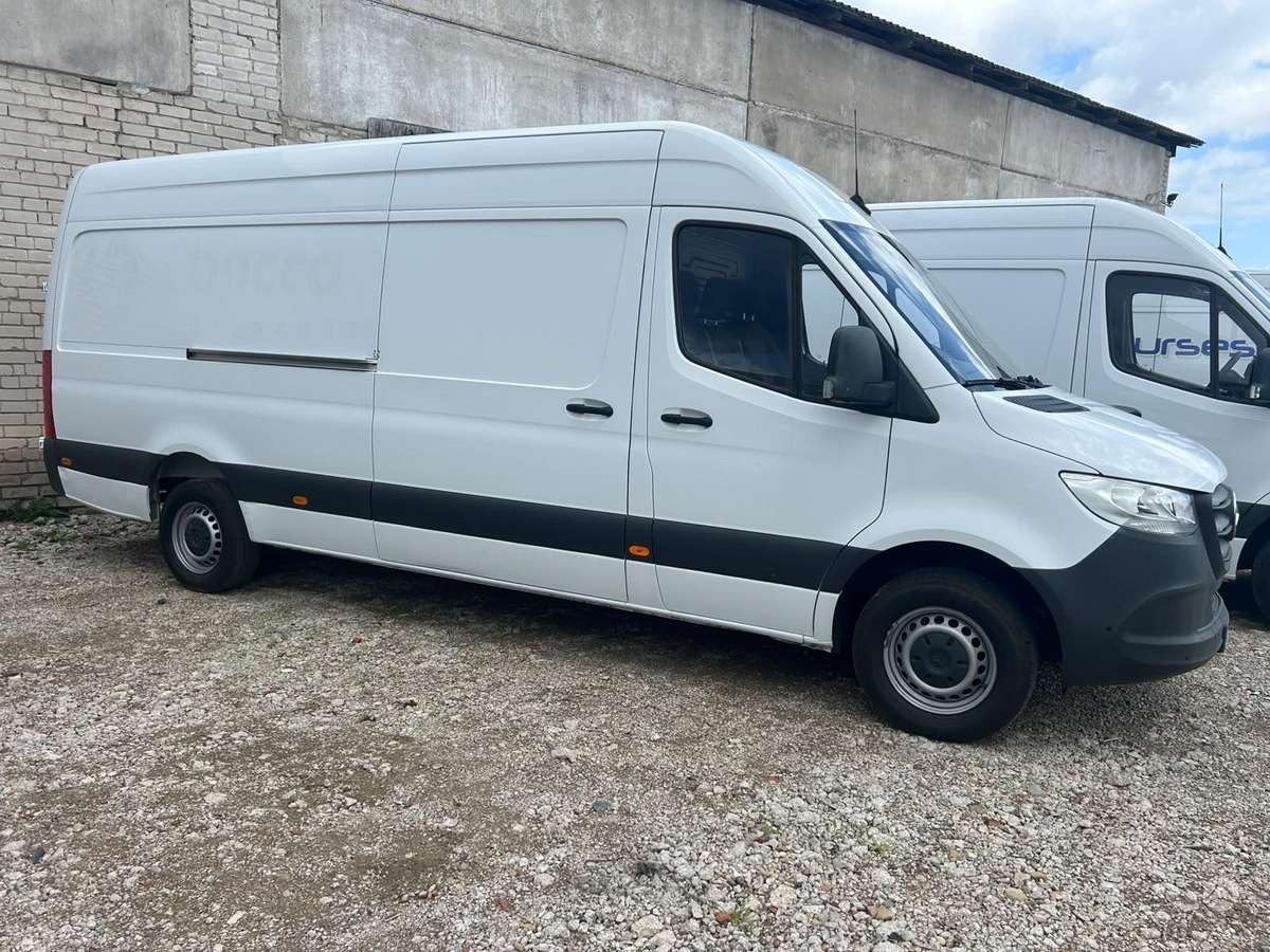 Mercedes-Benz Sprinter - 4