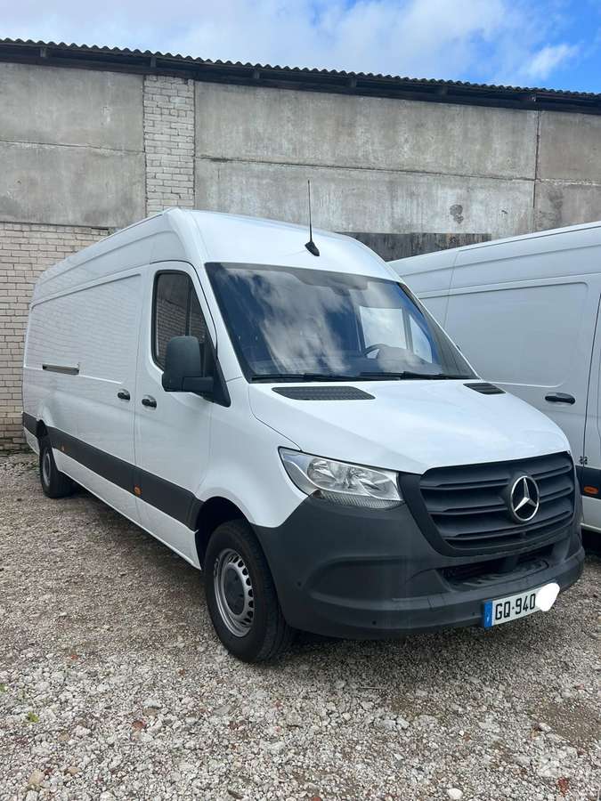 Mercedes-Benz Sprinter - 1