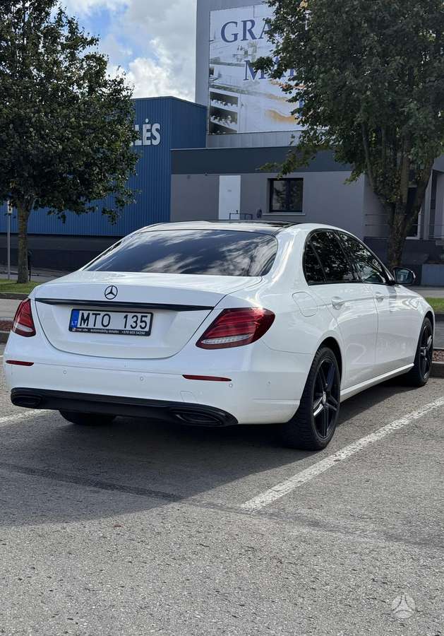 Mercedes-Benz E220, 2.0 l., Седан