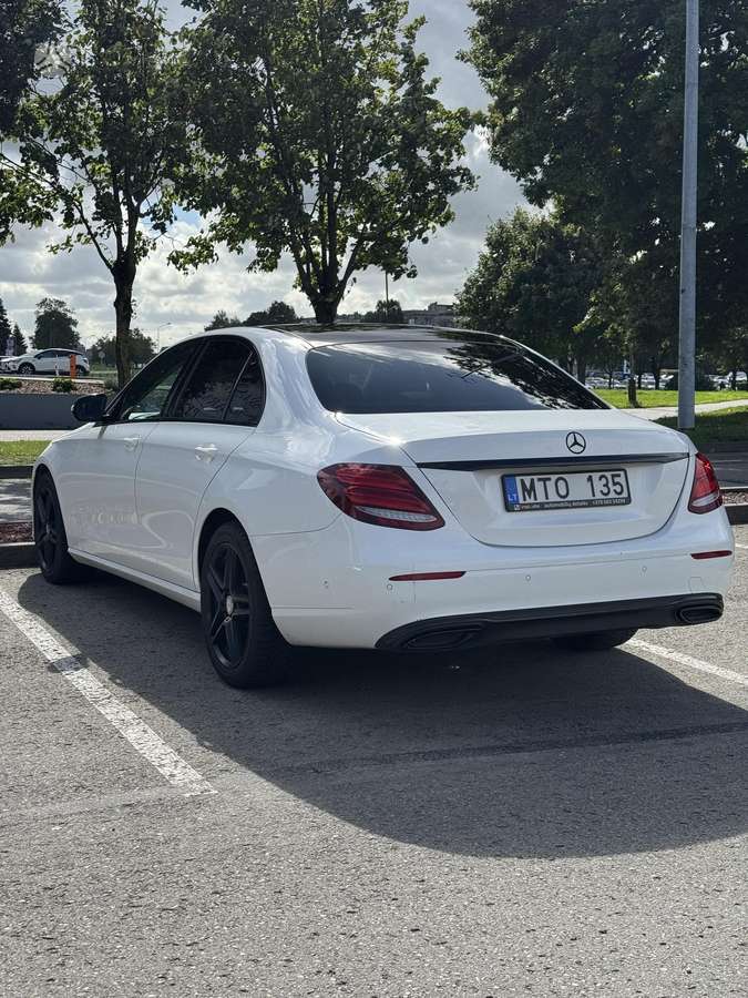 Mercedes-Benz E220, 2.0 l., Седан