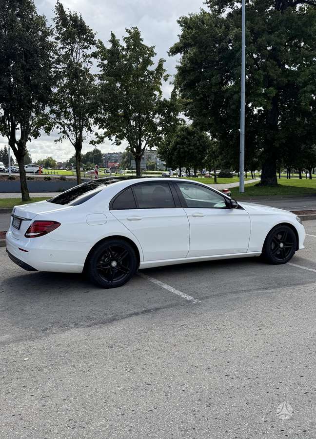 Mercedes-Benz E220, 2.0 l., Седан