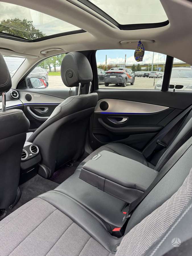 Mercedes-Benz E220, 2.0 l., Седан