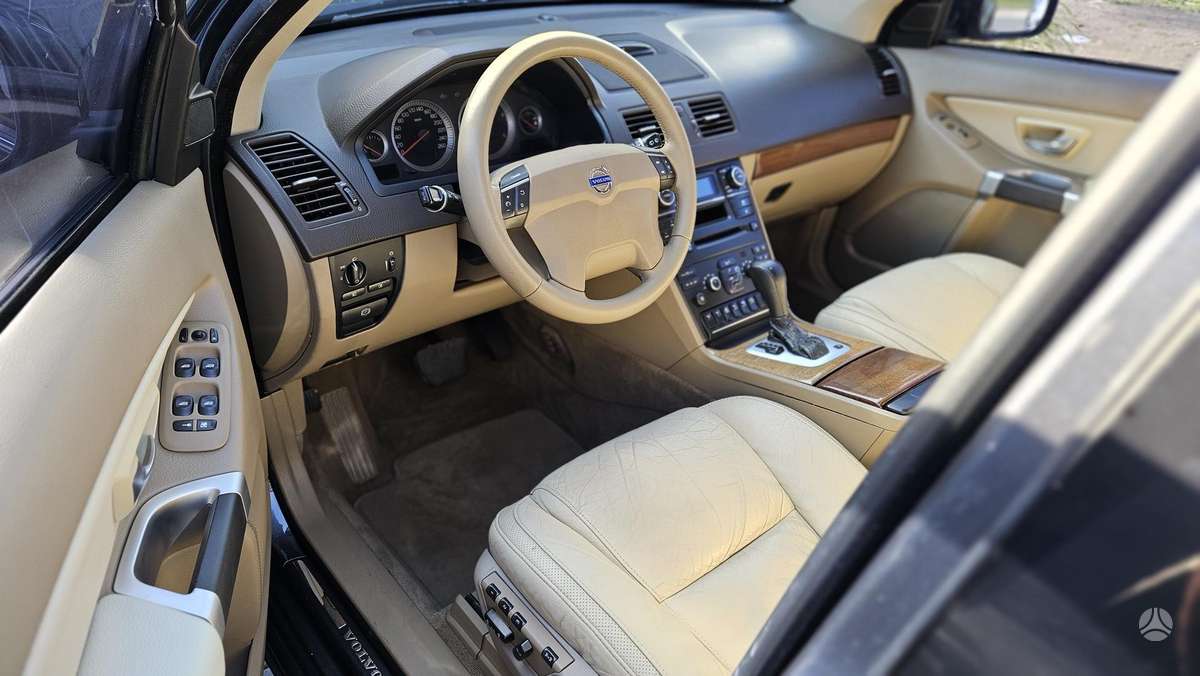 Volvo XC90 - 10