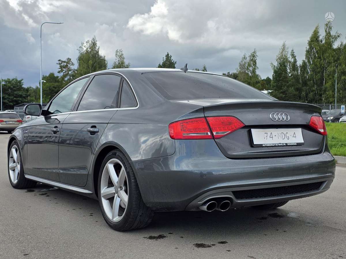 Audi A4, 1.8 l., Седан