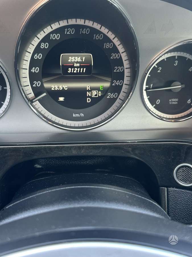 Mercedes-Benz E220, 2.1 l., wagon