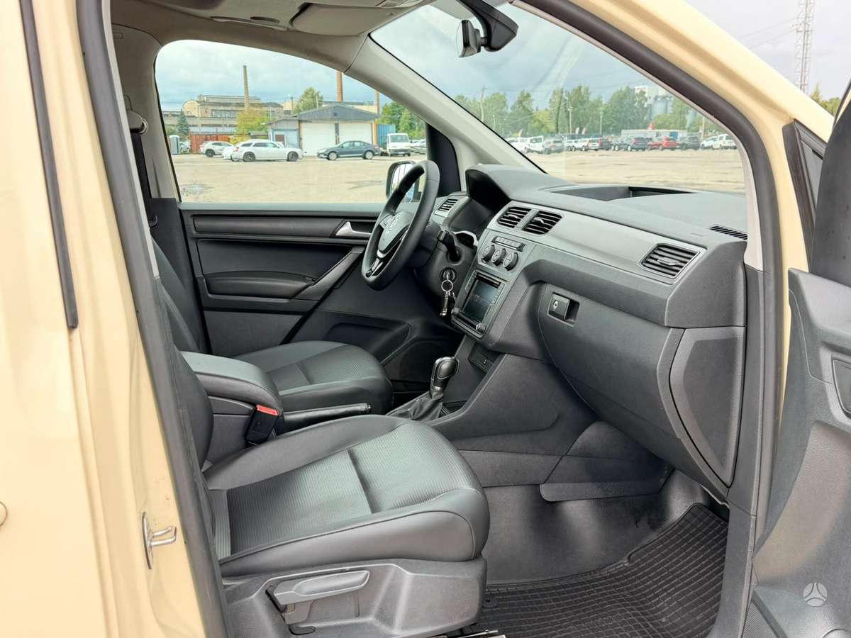 Volkswagen Caddy Maxi - 12