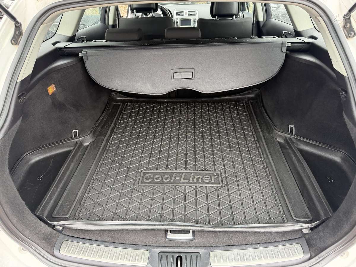 Toyota Avensis - 9