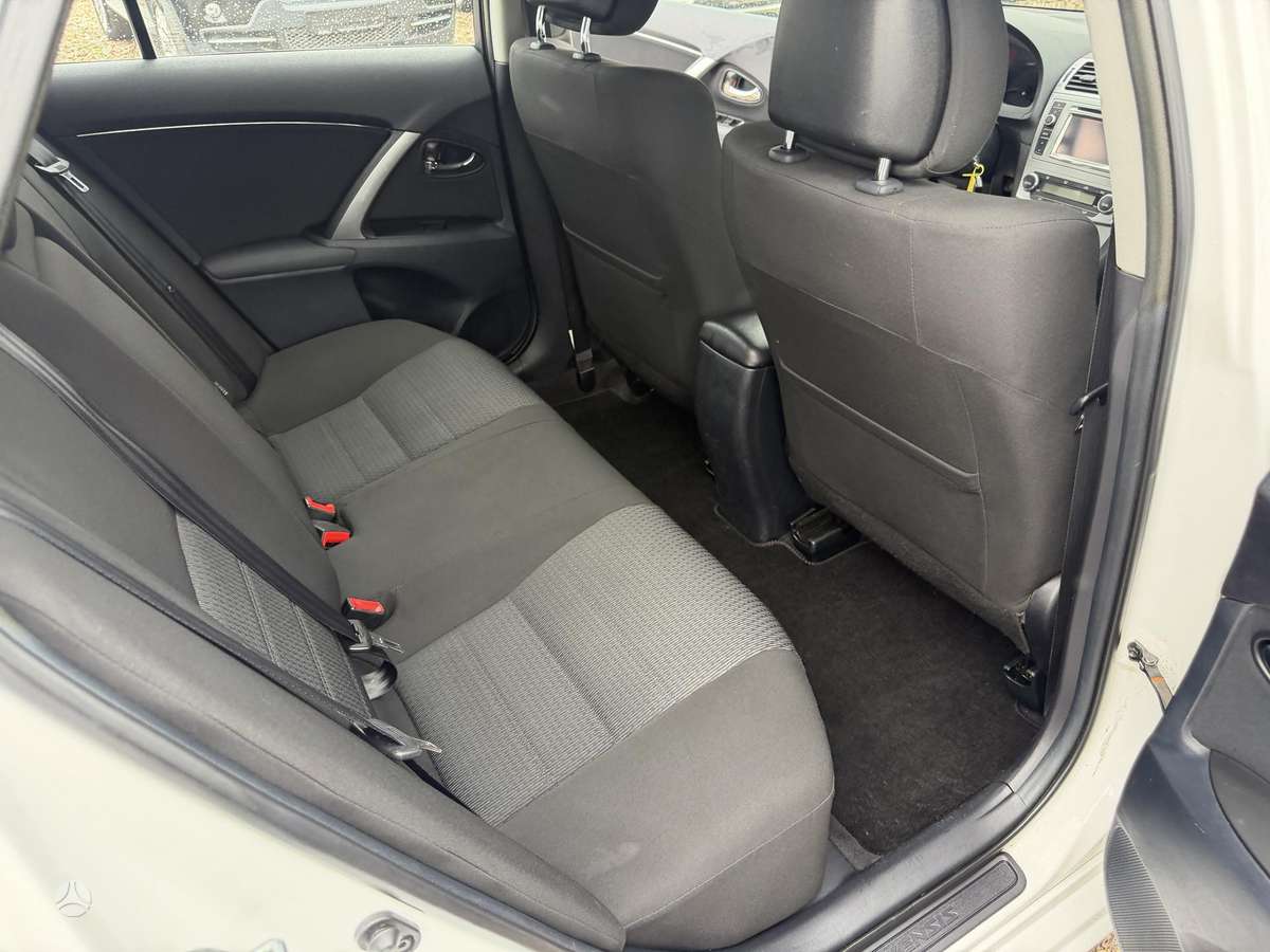 Toyota Avensis - 10