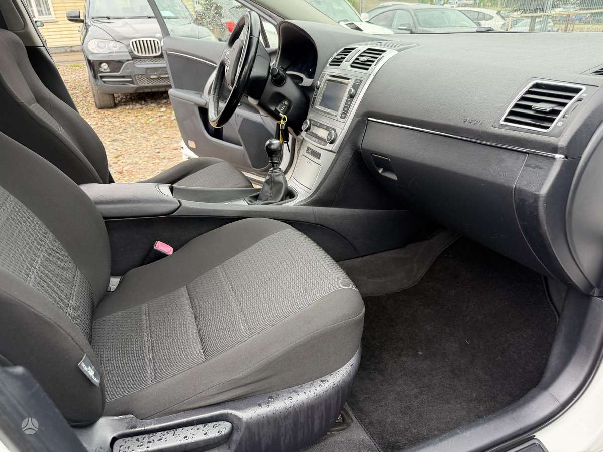 Toyota Avensis - 7