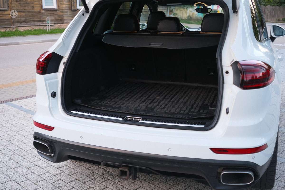 Porsche Cayenne - 8