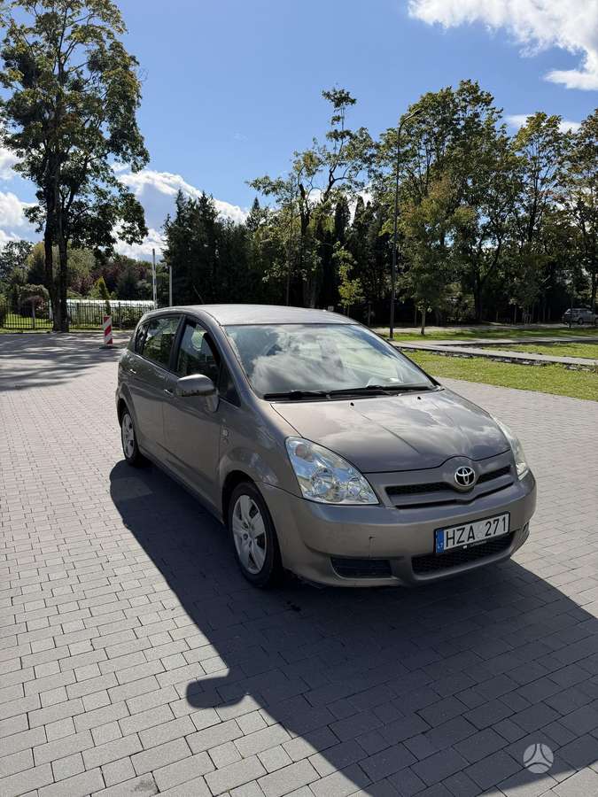 Toyota Corolla Verso - 3