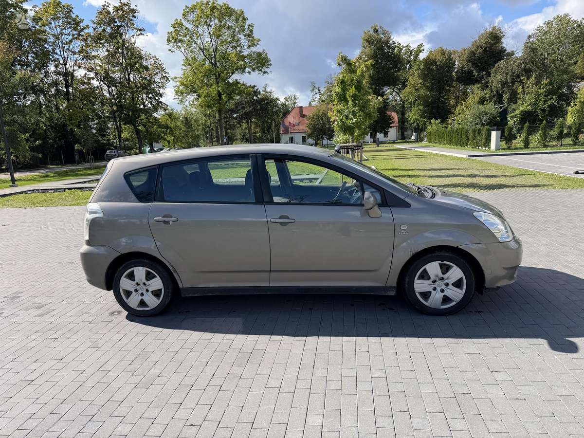 Toyota Corolla Verso - 6