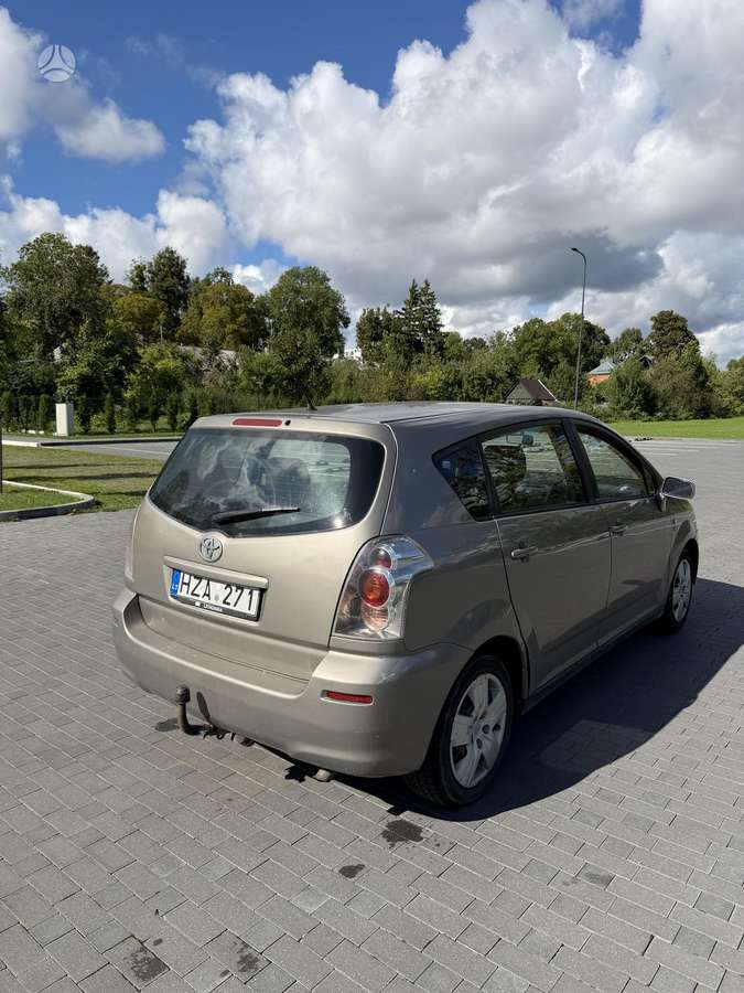 Toyota Corolla Verso - 4