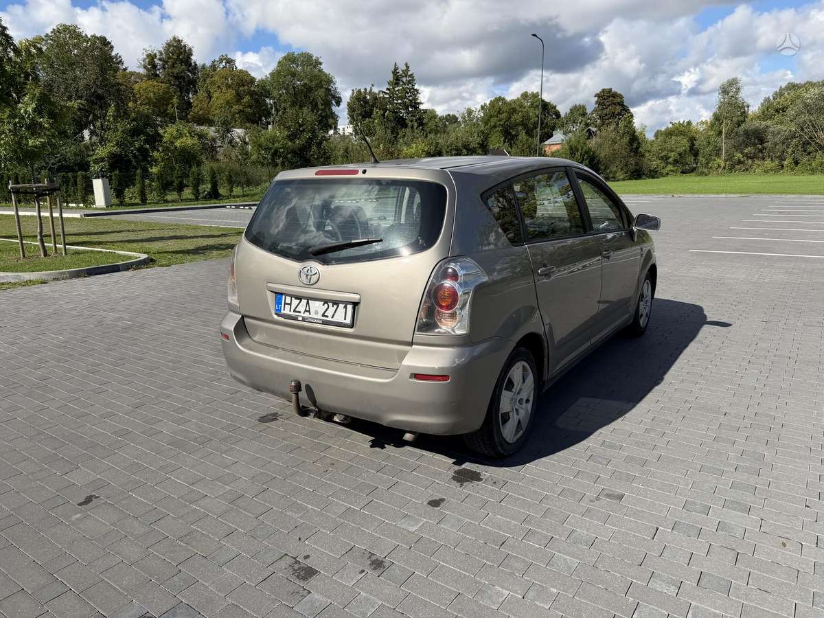 Toyota Corolla Verso - 5