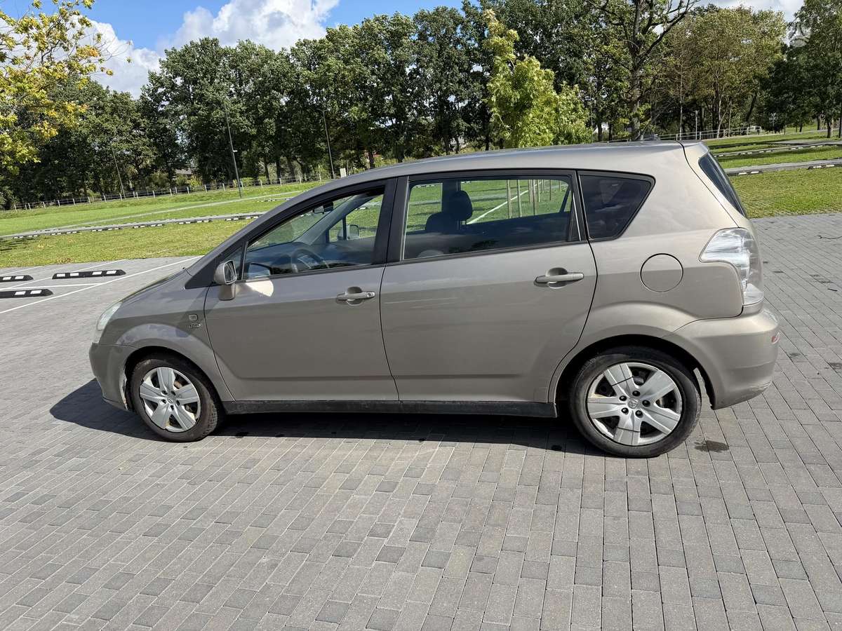 Toyota Corolla Verso - 8