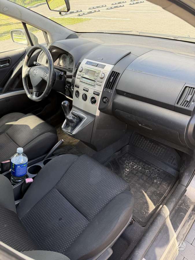 Toyota Corolla Verso - 11