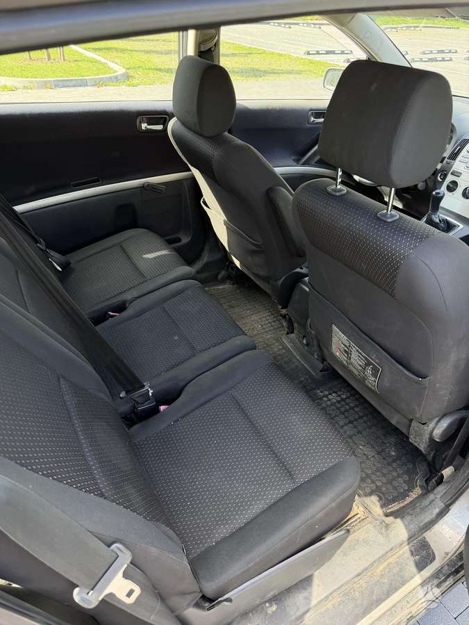 Toyota Corolla Verso - 12