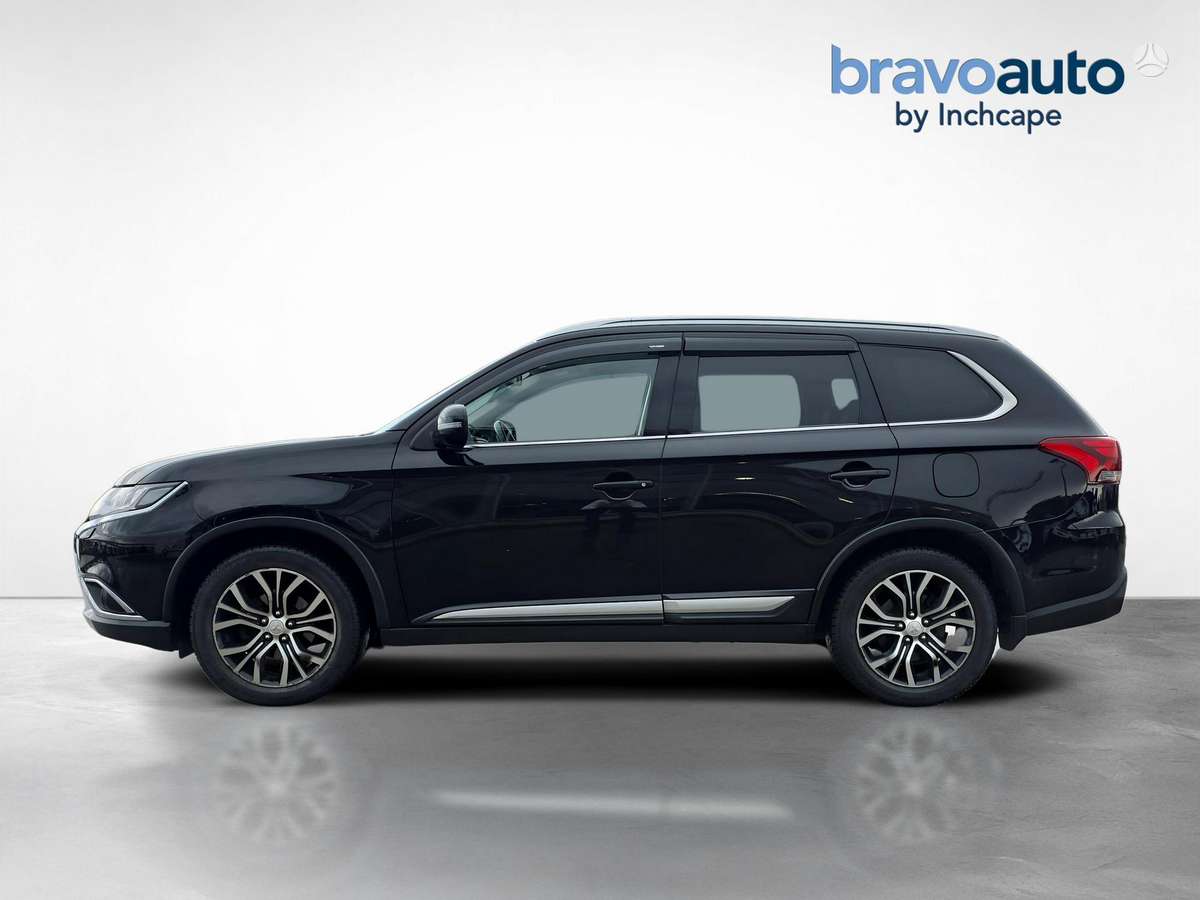 Mitsubishi Outlander - 2