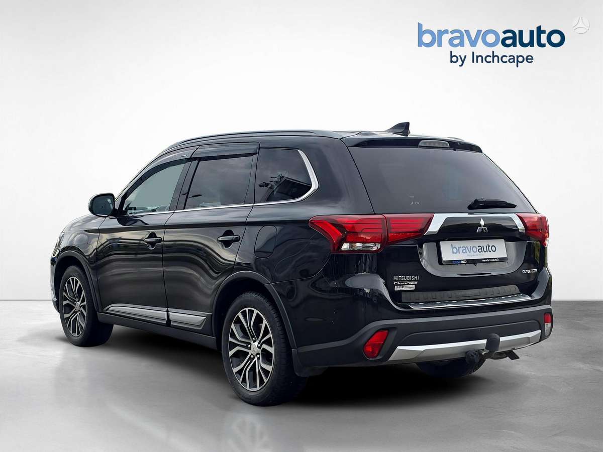 Mitsubishi Outlander - 3
