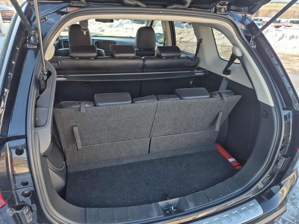 Mitsubishi Outlander - 10