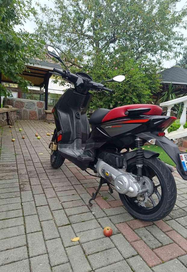 Aprilia SR 50cc, scooters / mopeds