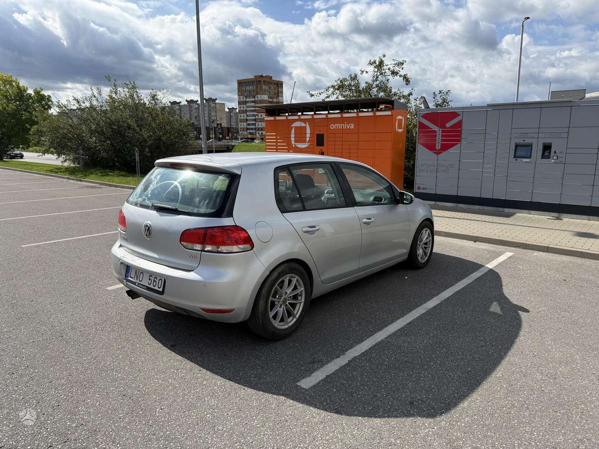Volkswagen Golf - 8