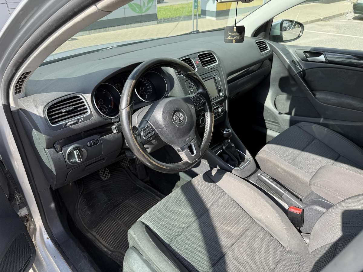 Volkswagen Golf - 9